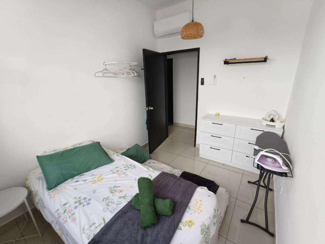 The Moon Homestay At Putrajaya Bagian luar foto